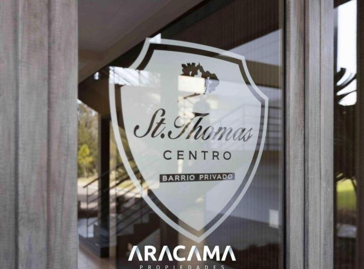 Terreno · 836m²