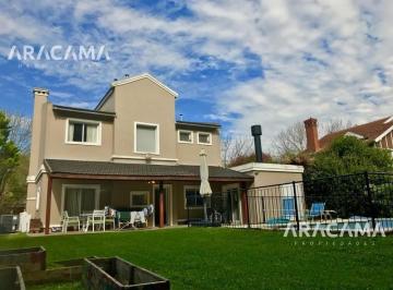 Casa · 220m² · 4 Ambientes · Casa en Venta Solar del Bosque Apto Credito - Canning