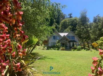 Casa · 160m² · 6 Ambientes · 2 Cocheras · Venta 2 Casas en Arauco Sobre Lote de 2200 m² con Vista Al Lago y Cordillera!