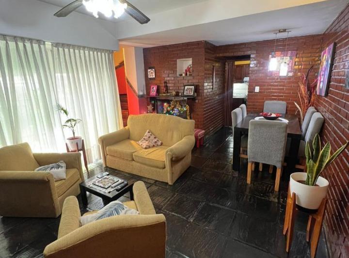 Casa · 61m² · 4 Ambientes · 1 Cochera