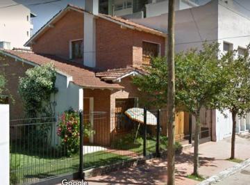 Casa · 161m² · 4 Ambientes · 1 Cochera · Chalet Zonif C21 - Temperley Oeste