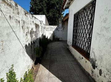 PH de 3 ambientes, Morón · En Venta - PH 3 Ambientes con Patio Haedo Sur