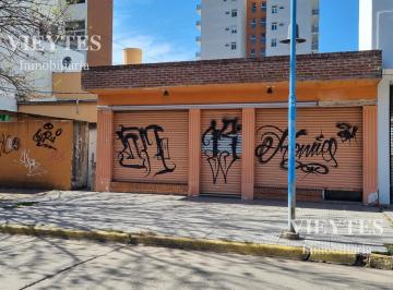 Local comercial · 200m² · Local en Esc. - Centro
