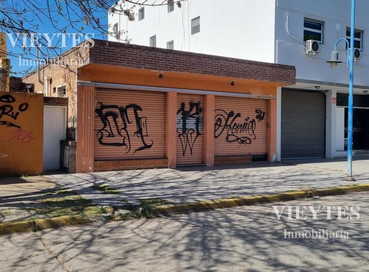 Local comercial · 200m²