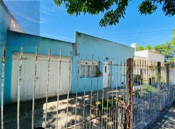 Casa · 48m² · 2 Dormitorios · 1 Cochera · Casa en Saladillo