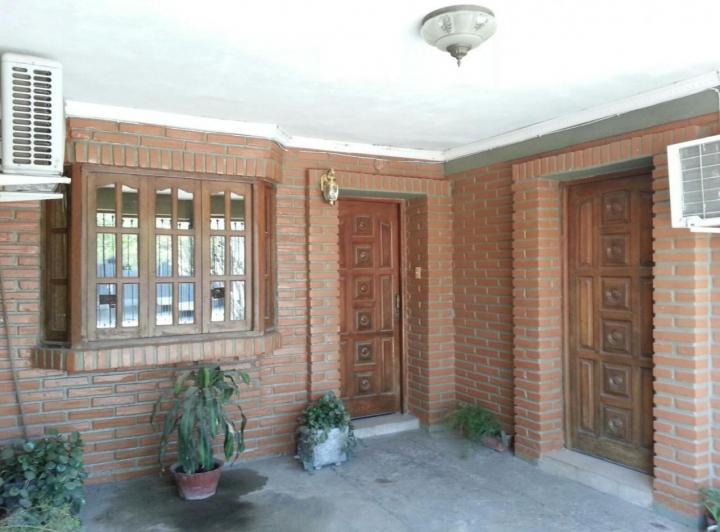 Casa · 130m² · 9 Ambientes · 1 Cochera