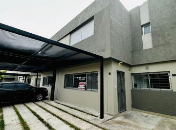 Casa de 6 ambientes, Córdoba · Alquilo Casa 3 Dorm. en Jardines del Jockey