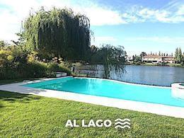 Casa · 375m² · 8 Ambientes · Casa a La Laguna con 4 Dorm. en Alquiler en Los Castores - Nordelta