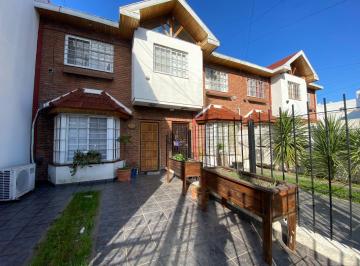 PH · 155m² · 4 Ambientes · Duplex en Venta de 4 Ambientes con Cochera y Patio