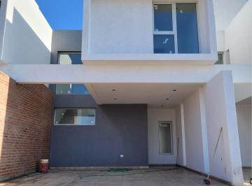 Casa · 135m² · 3 Dormitorios · 2 Cocheras · Docta - Duplex 3 Dorm 3 Baños Calef Central, Pileta!