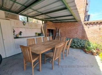 Casa de 4 ambientes, San Isidro · Bajo de Precio! Duplex Muy Piola