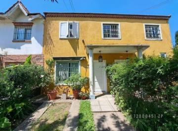 Casa de 4 ambientes, San Isidro · Bajo de Precio! Duplex Muy Piola