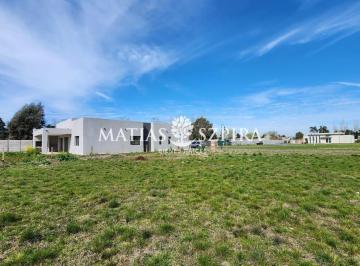 Terreno · 600m² · Venta de Lote en Solar de Alvarez