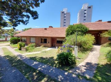 Casa de 4 ambientes, Villa Gesell · Chalet P/ 6 Personas.