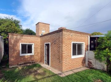 Casa de 3 ambientes, Córdoba · Alquiler | Casa 2 Dorm. con Jardín – a 2 Cuadras de Av Donato Álvarez, Villa Cornú