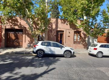 Casa de 6 ambientes, San Juan · Casa en Venta San Juan Centro
