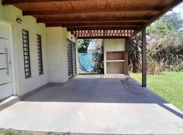 Casa · 100m² · 4 Ambientes · Venta/permuta - Casa - 2 Dorm. - Pileta - Brisas 3, Morro de Funes.