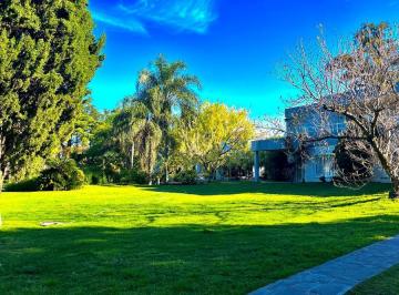 Casa · 1100m² · 8 Ambientes · 6 Cocheras · Casaquinta/ Monte Grande