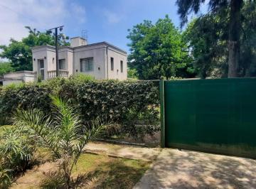 Casa · 300m² · 3 Ambientes · 3 Cocheras · Casa en San Vicente