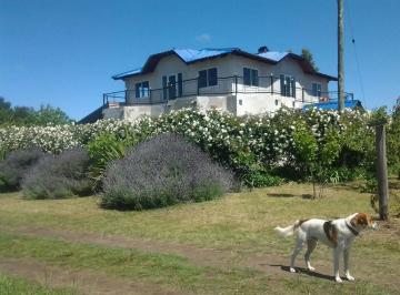 Casa · 260m² · 4 Ambientes · 2 Cocheras · Chalet 4 Amb - Calle 133 Entre Av 40 y 42 - Necochea