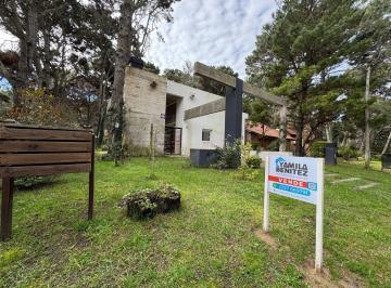 Casa de 4 ambientes, Costa del Este · Casa de Categoria de 4 Ambientes a Estrenar