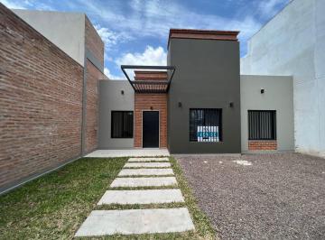 Casa · 111m² · 3 Dormitorios · 2 Cocheras · Casa 3 Dorm. en Arboledas Apta Credito!