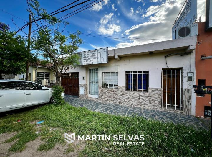 Casa · 258m² · 5 Ambientes · 1 Cochera