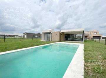 Casa · 148m² · 4 Ambientes · 1 Cochera · Venta - Casa en San Felipe