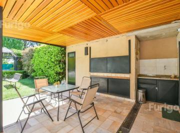Casa · 135m² · 9 Ambientes · 4 Cocheras · Casa 3 Dorm. Soldini. Barrio Las Pergolas