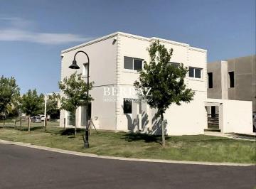 Casa · 191m² · 5 Ambientes · 1 Cochera · Casa Venta 5 Ambientes en Tipas Nordelta Lote de 500 m²