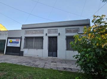 Casa de 4 ambientes, Lomas de Zamora · Excelente Casa en Banfield a 12 Cuadras Estacion