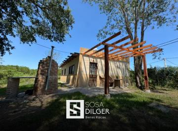Casa · 60m² · 5 Ambientes · 2 Cocheras · Casa de Campo en Barrio Cerrado Ubicado en Tirol, Chaco
