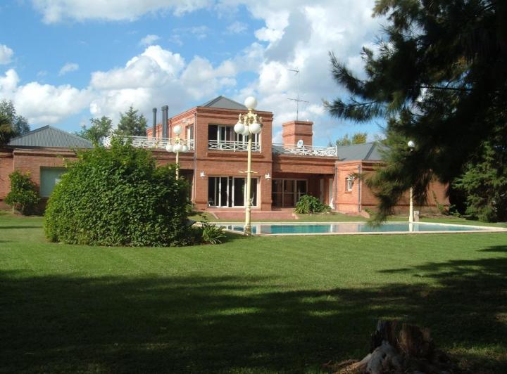 Casa · 500m² · 5 Dormitorios · 1 Cochera