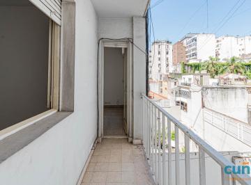 Departamento · 44m² · 2 Ambientes · Gran 2 Ambientes con Balcon! Super Luminoso! Centro/retiro