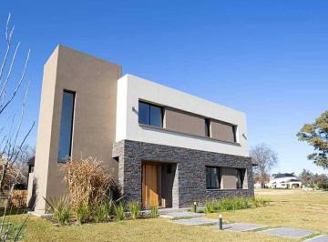 C21-043-31075_2 · Venta de Casa a Estrenar en Lomas Athletic Club - La Union E