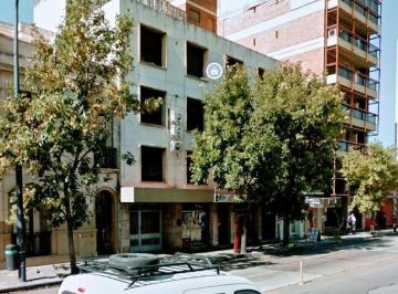 Departamento · 100m² · 4 Ambientes · Córdoba Capital - Av Colon Al 1100 - Depto.4 Amb C/patio - Impecable! - 120 m²