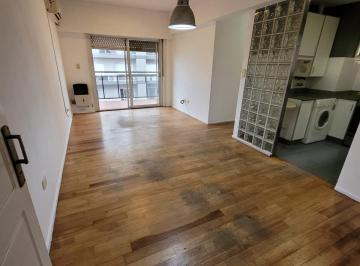 Departamento de 3 ambientes, Morón · Alquiler Dto. 2 Dorm. - Cochera y Balcon - Haedo -