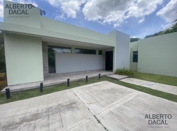 Casa · 150m² · 4 Ambientes · 2 Cocheras · Casa en Barrio Privado