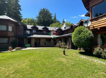 Quinta vacacional de 8 ambientes, San Carlos de Bariloche · Hermoso Complejo Estilo Rústico Ubicado en El Km 6 de La Av Bustillo