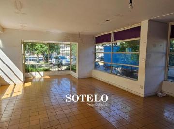 Local comercial · 111m² · 1 Ambiente · Amplio Local en Esquina