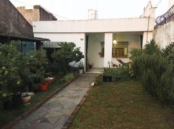 Casa · 140m² · 4 Ambientes · 2 Cocheras · Casa El Palomar 5 Amb. con Jardín Cochera Parrilla