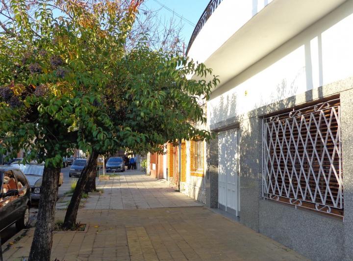 Casa · 80m² · 4 Ambientes · 1 Cochera