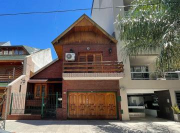 Casa · 275m² · 5 Ambientes · 2 Cocheras · Casa 5 Amb. C/ Cochera 275 m² Edificados - Villa Luro