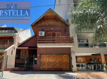 Casa · 275m² · 5 Ambientes · 2 Cocheras · Casa 5 Amb. C/ Cochera 275 m² Edificados - Villa Luro