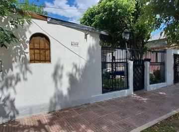 Casa · 92m² · 4 Ambientes · Casa 4 Amb en Venta, San Fernando, con Jardín Ampl