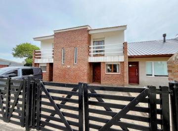 Departamento · 80m² · 3 Ambientes · 1 Cochera · Venta. Duplex 3 Ambientes con Parque. Santa Elena