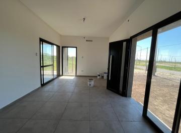 Casa · 50m² · 2 Ambientes · Venta de Casa 1 Dormitorio en Piñero Barrio La Toscana