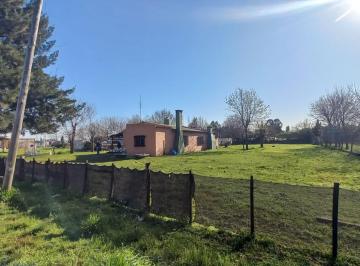Casa · 159m² · 3 Ambientes · 1 Cochera · Terreno con Casa y Galpón en Venta - La Capilla. Florencio V