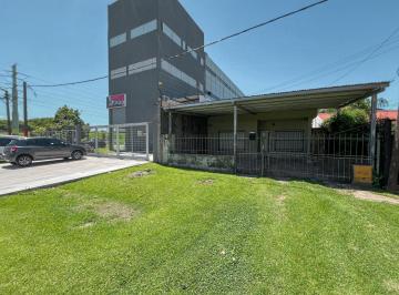 Bodega-Galpón · 1158m² · 8 Ambientes · 1 Cochera · Importante Local con Oficinas, Deposito y Vidriera a Av Circunvalación
