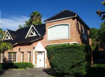 Casa · 230m² · 5 Ambientes · 2 Cocheras · Casa a La Venta en Country Banco Provincia